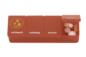 Pillendoos 1 dag - 4 vaks transparant rood NL