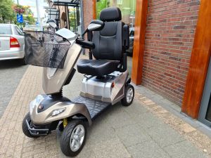 2e hands Scootmobiel - Occasion : Kymco new Maxer 16km/h inclusief mand voor - Champagne kleur